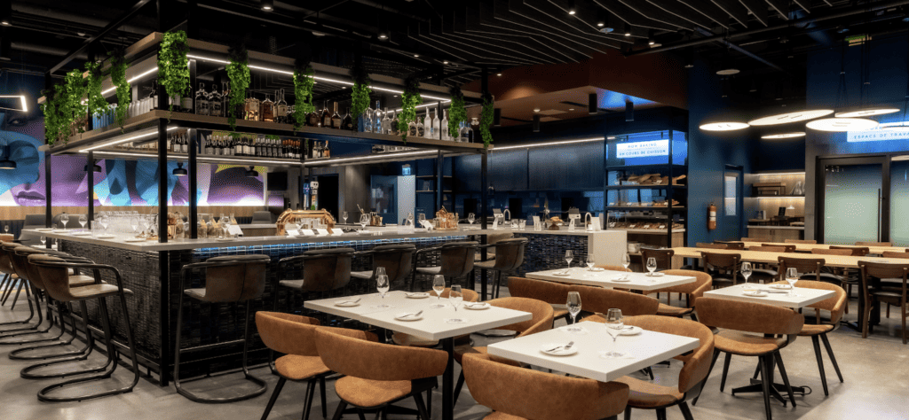 Bishop Aspire Air Canada cafe