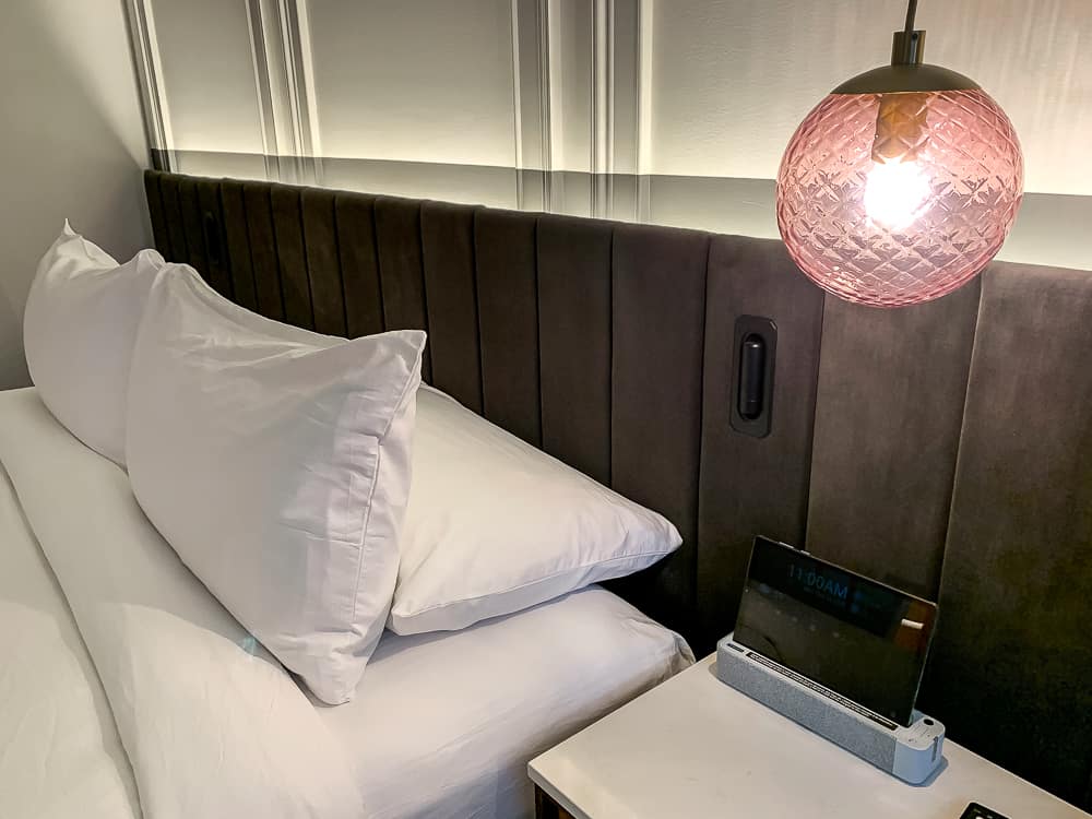 Chambre tablette Honeyrose Montreal, Tribute Portfolio