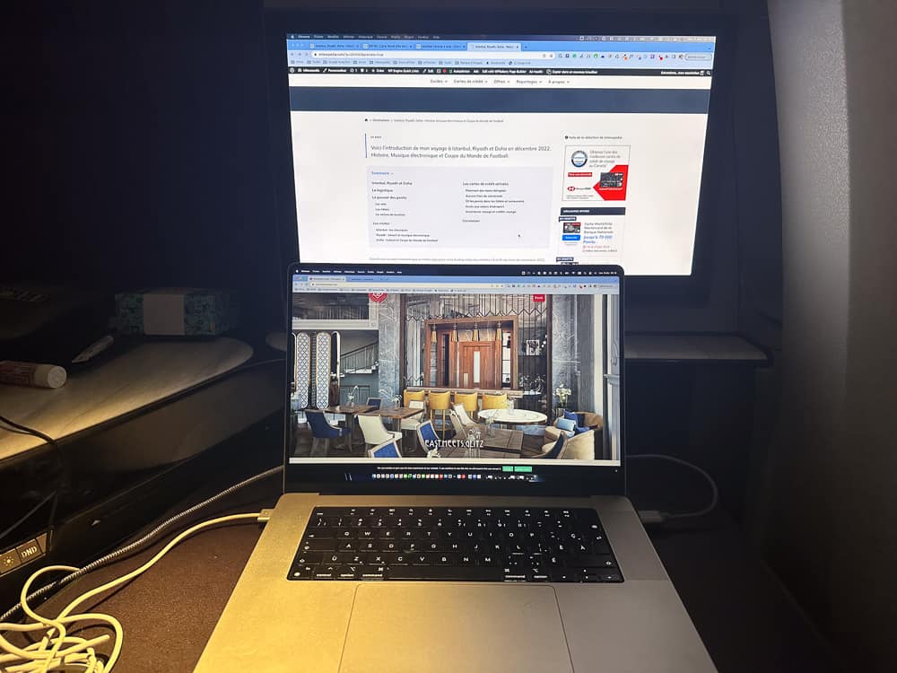 Qatar Airways B777 Qsuite-1