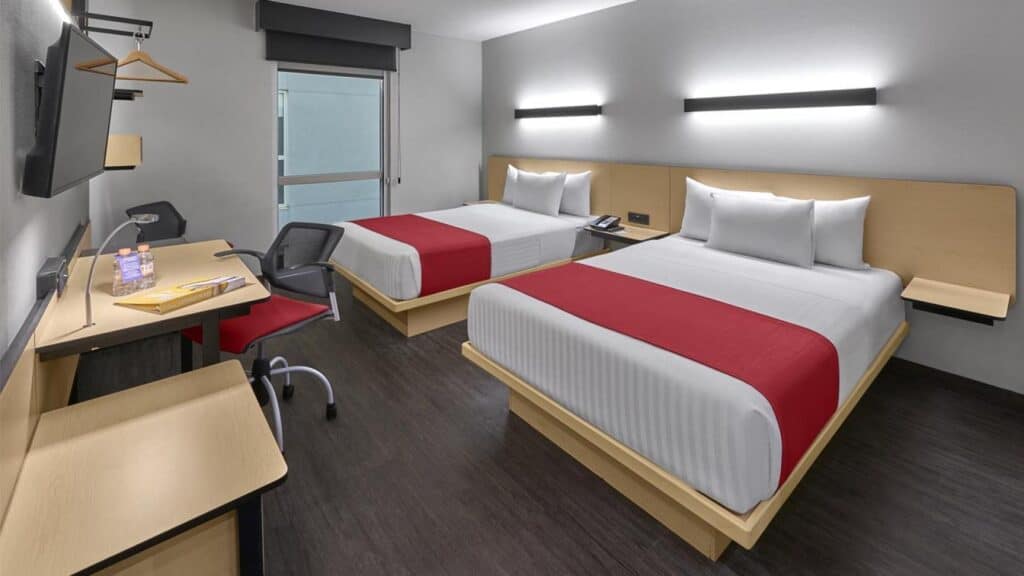 Hotel la villa city express