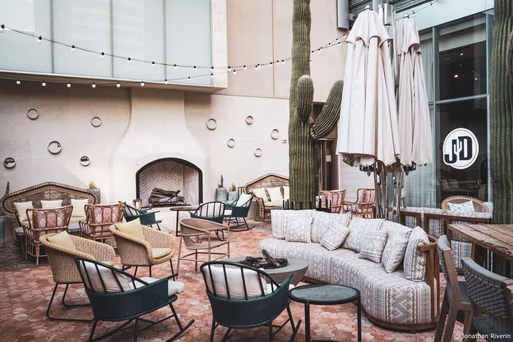 Hôtels 3 Crédit Jonathan R