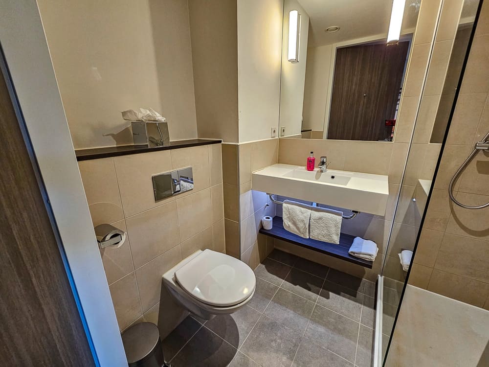 Moxy Amsterdam Houthavens Chambre 3