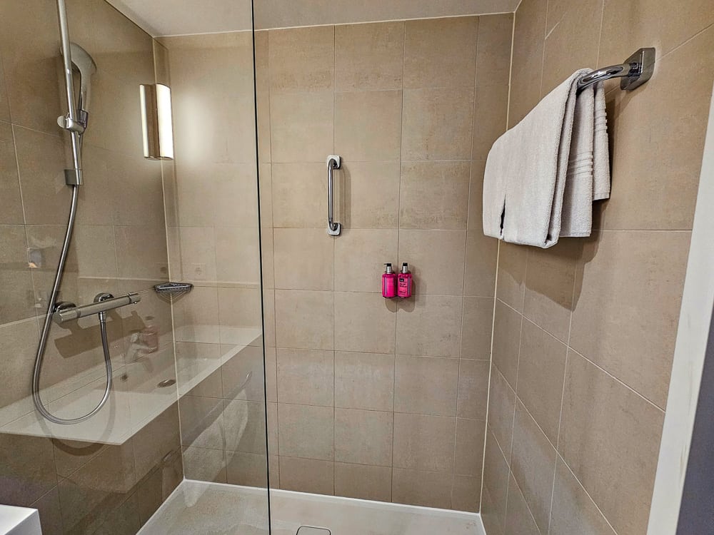 Moxy Amsterdam Houthavens Chambre 4