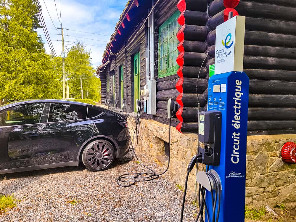 Fairmont Le Château Montebello QC Crédit David bornes electriques 1