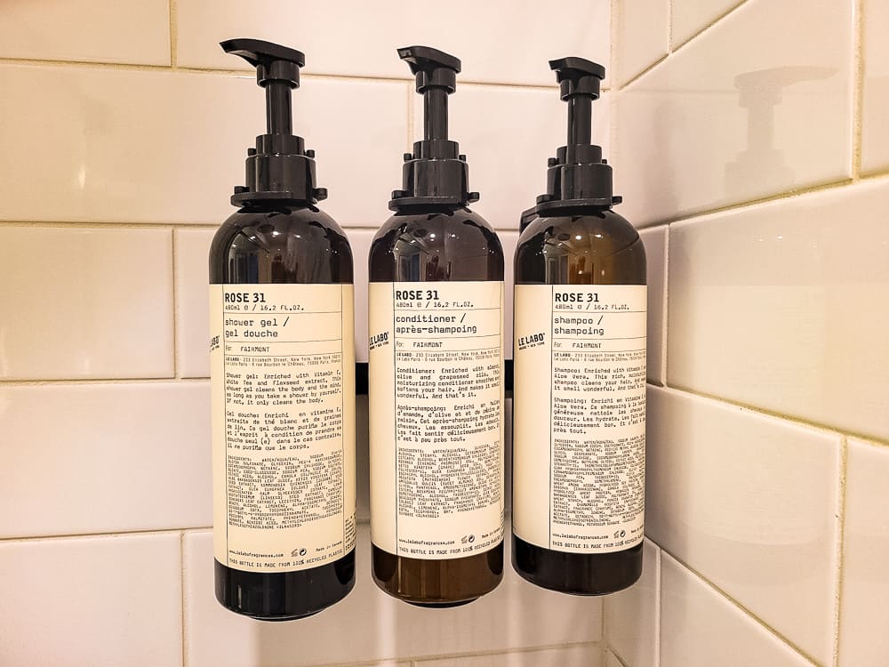 Fairmont Le Château Montebello QC Crédit David chambre salle de bain 1