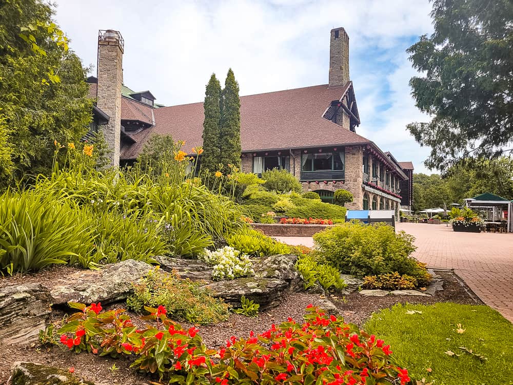 Fairmont Le Château Montebello QC Crédit David chateau exterieur 3