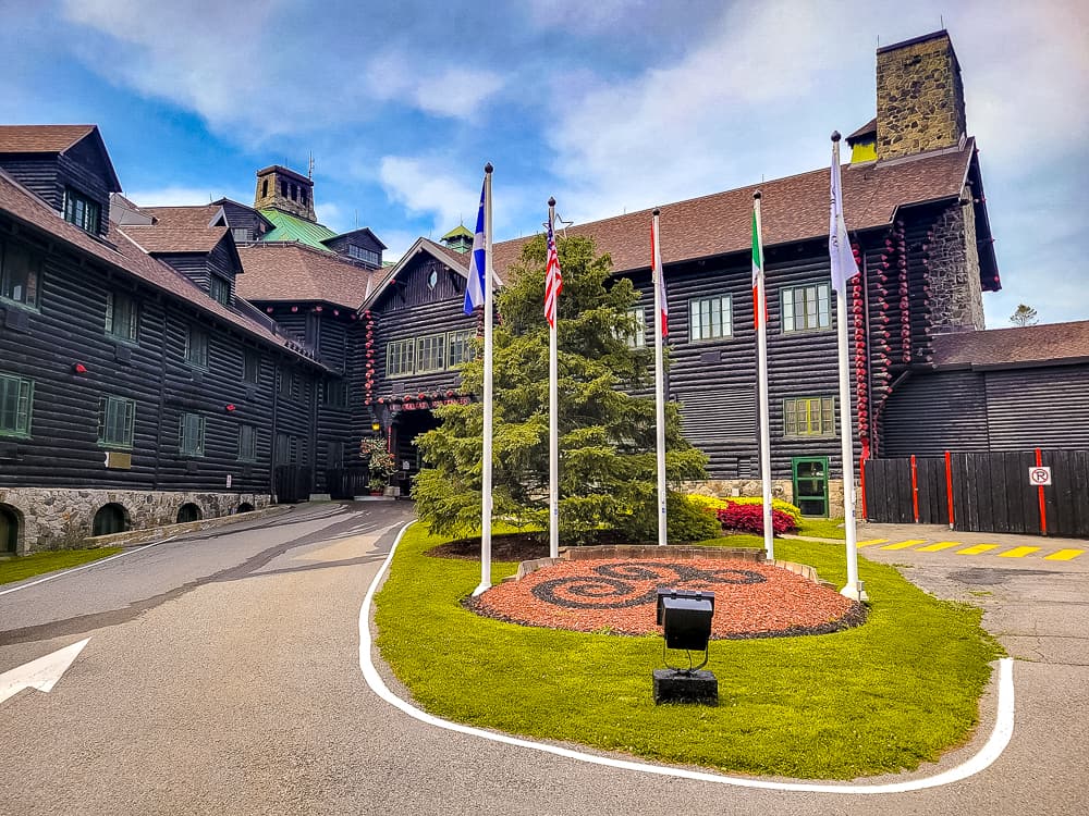 Fairmont Le Château Montebello QC Crédit David chateau exterieur 6