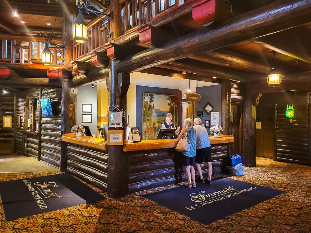Fairmont Le Château Montebello QC Crédit David lobby 1