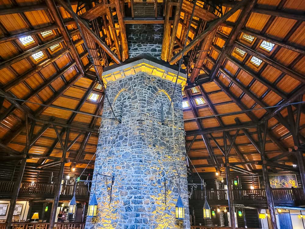 Fairmont Le Château Montebello QC Crédit David lobby 5