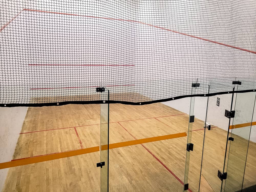 Fairmont Le Château Montebello QC Crédit David squash 1