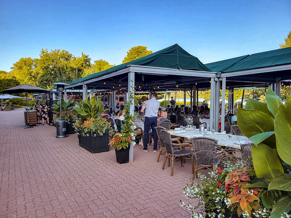 Fairmont Le Château Montebello QC Crédit David terrasse bbq 10