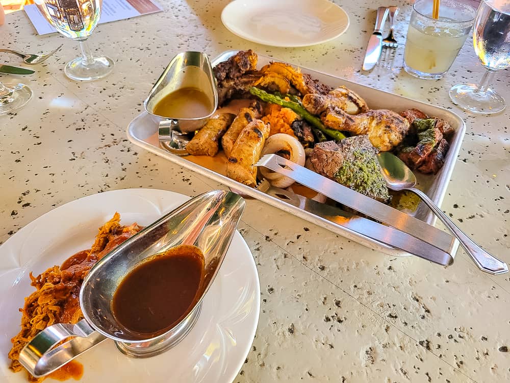 Fairmont Le Château Montebello QC Crédit David terrasse bbq 8