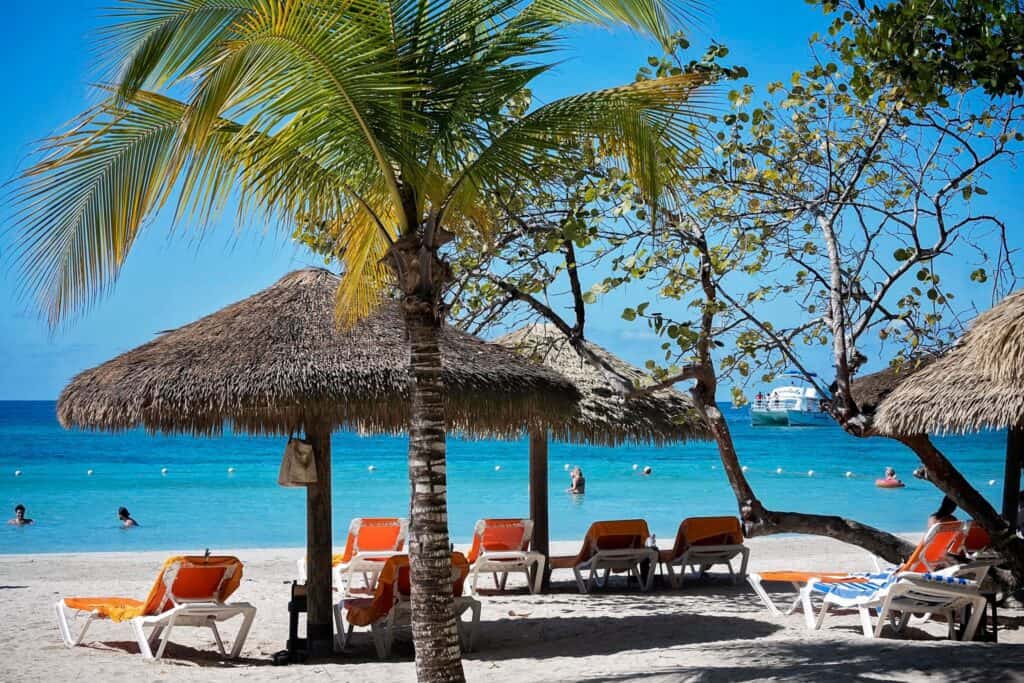 Plage au Sunset at the Palms – page Facebook