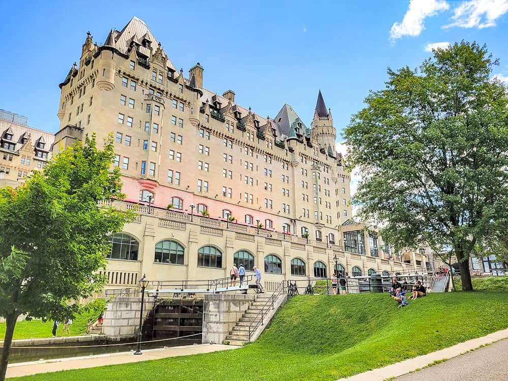 Fairmont Château Laurier hotel exterieur 3x