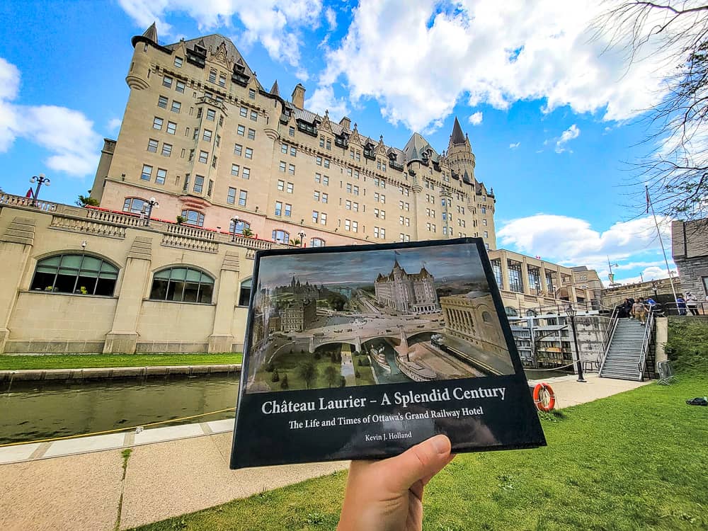 Fairmont Château Laurier livre 1x