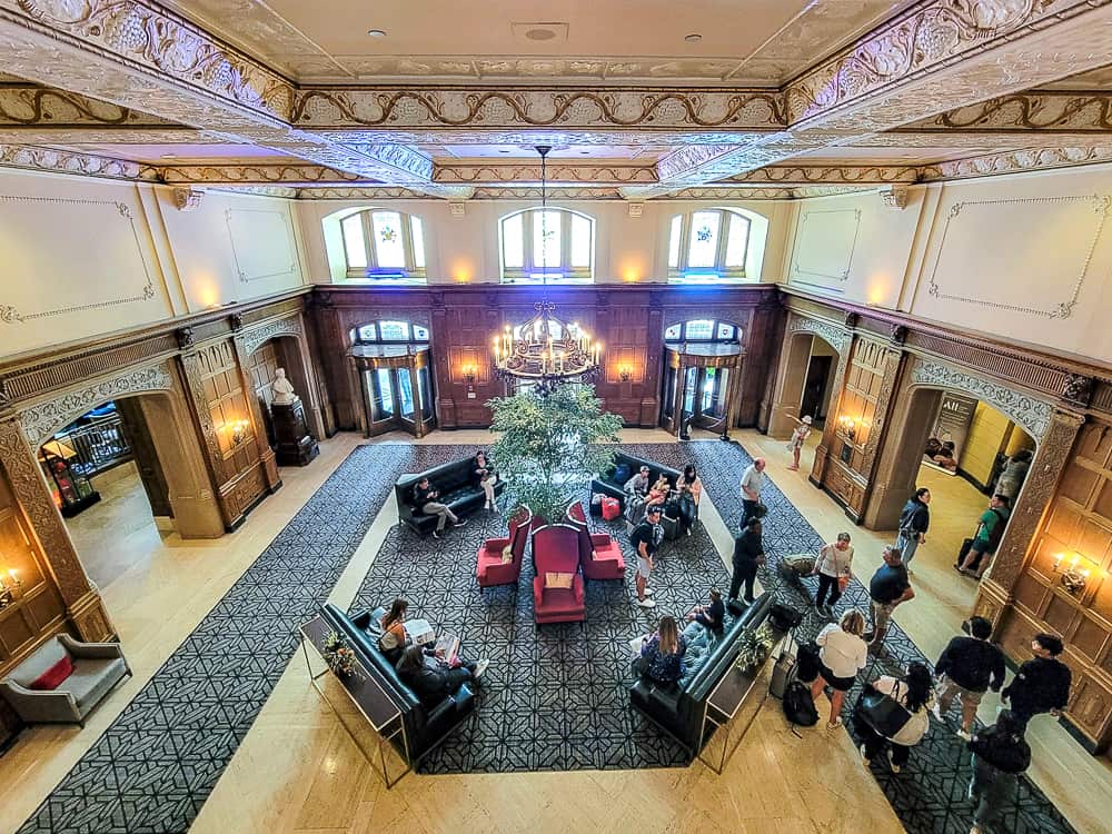 Fairmont Château Laurier lobby 3x