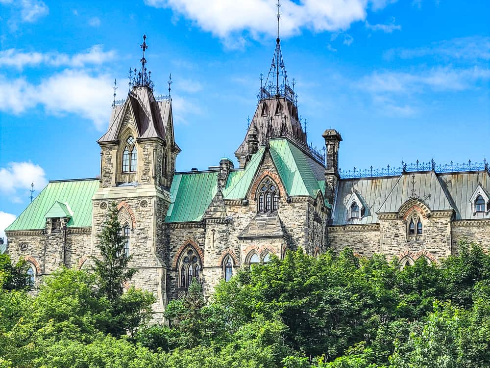 Une chambre avec vue vers l’ouest… sur Poudlard?