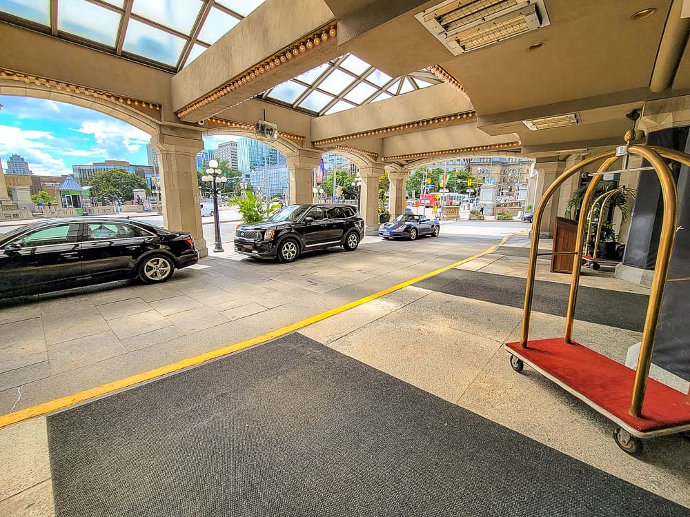 Fairmont Château Laurier porte principale 1x