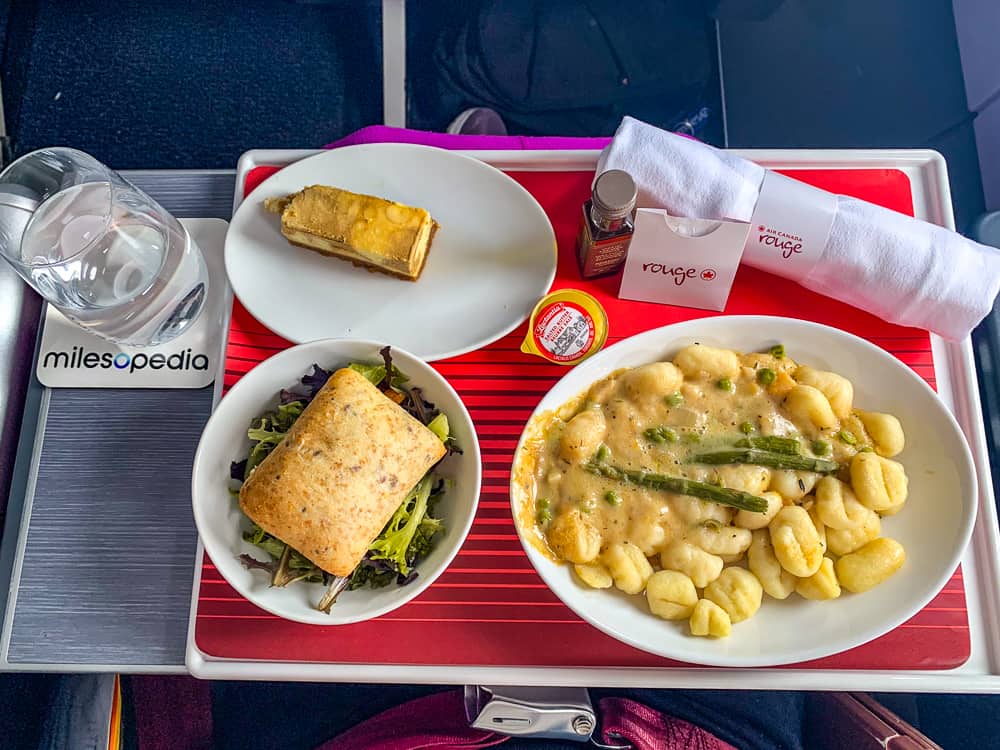 Air Canada Premium Rouge YUL MCO