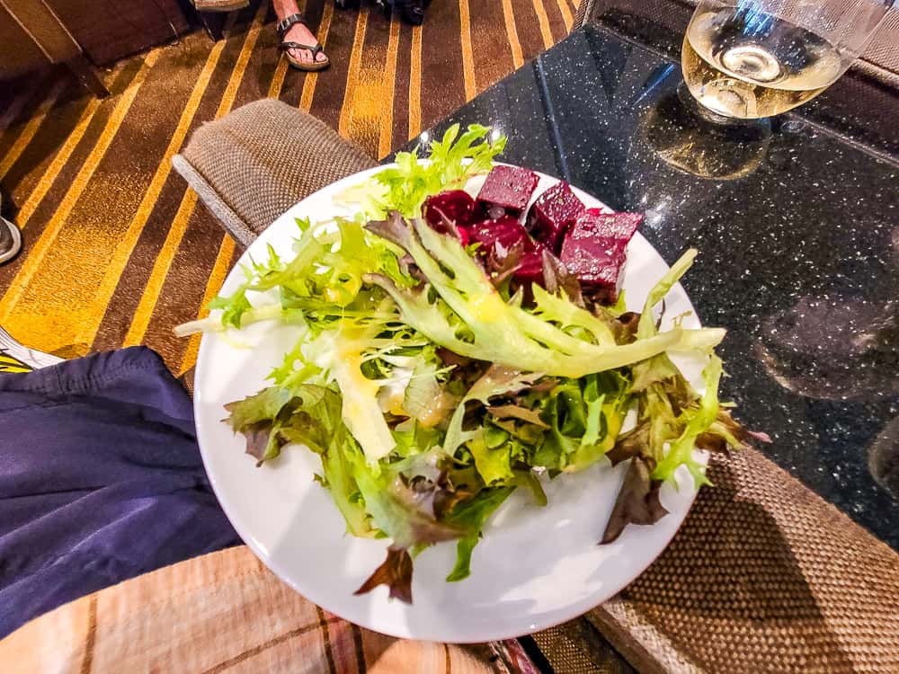 Salon Plaza Premium lounge YVR