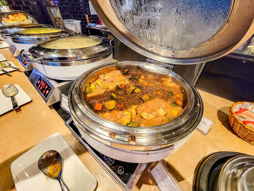 Salon Plaza Premium lounge YVR