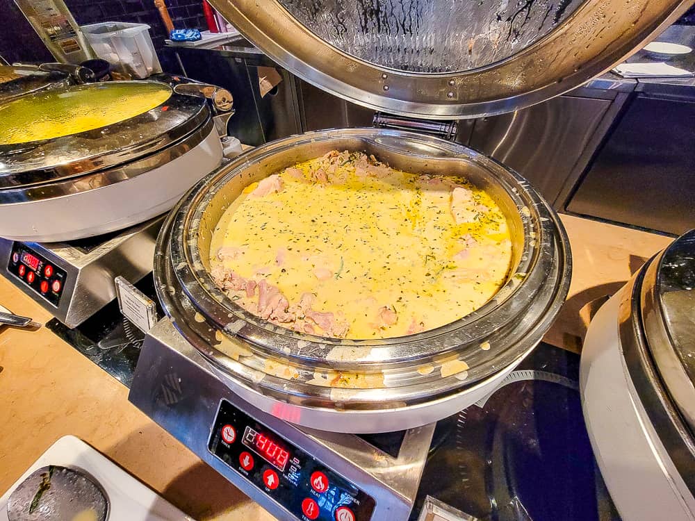 Salon Plaza Premium lounge YVR