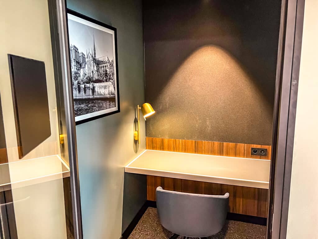 Salon Star Alliance Paris Terminal 1-42