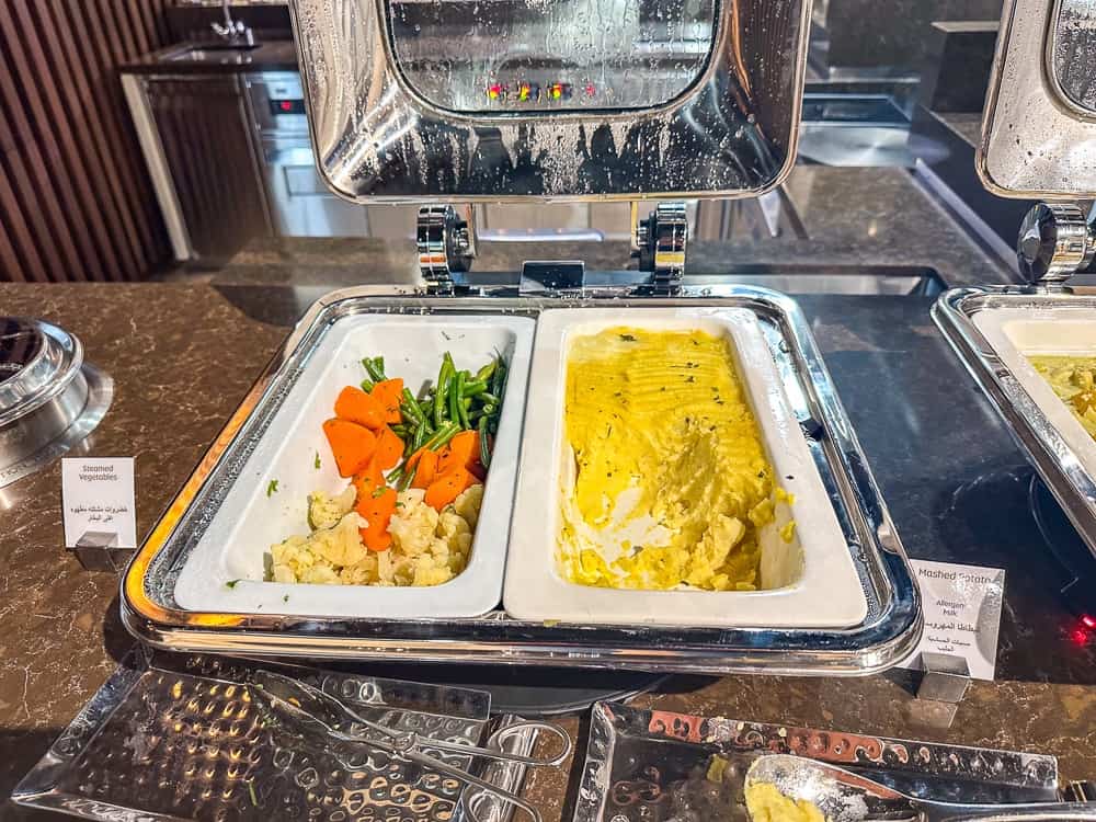 Etihad Business Lounge - Abu Dhabi