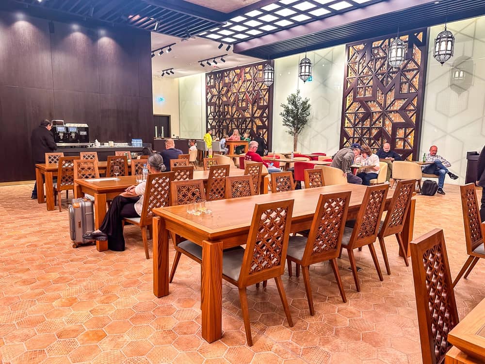 Etihad Business Lounge - Abu Dhabi