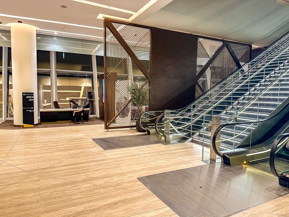 Etihad Business Lounge - Abu Dhabi