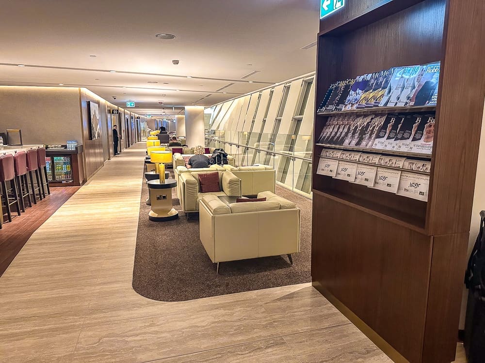 Etihad Business Lounge - Abu Dhabi