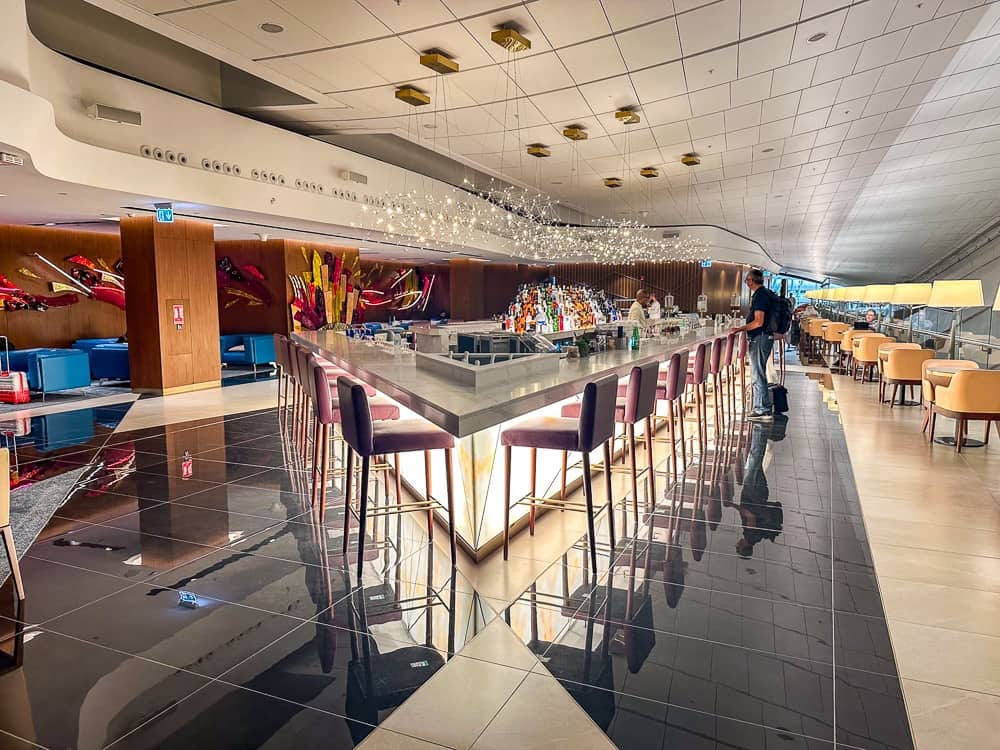 Etihad Business Lounge - Abu Dhabi