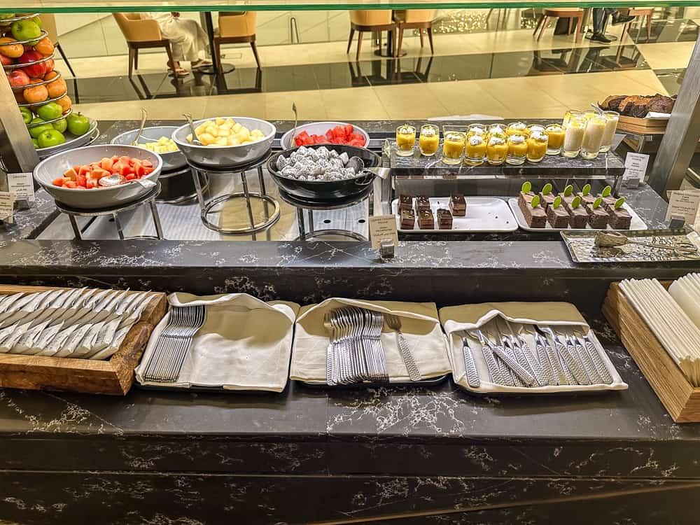 Etihad Business Lounge - Abu Dhabi