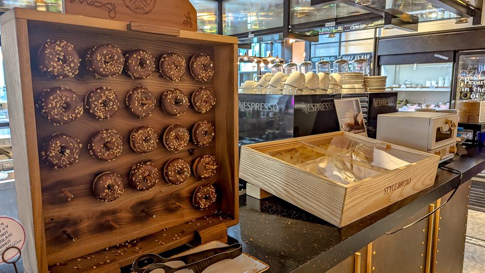 Moxy Osaka Shin Umeda 20 Buffet