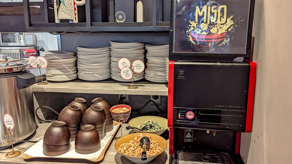 Moxy Osaka Shin Umeda 21 Buffet