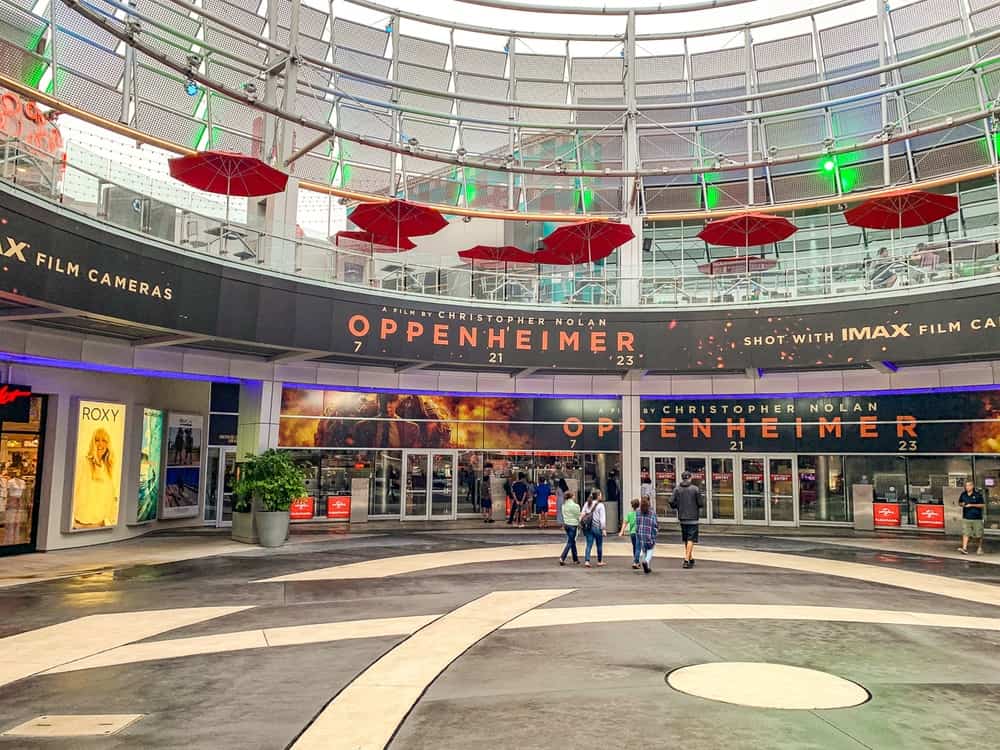 Universal City Walk 9