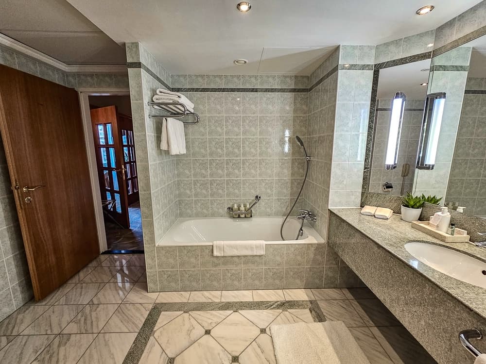 JW Marriott Bucharest Grand Hotel Chambre 19