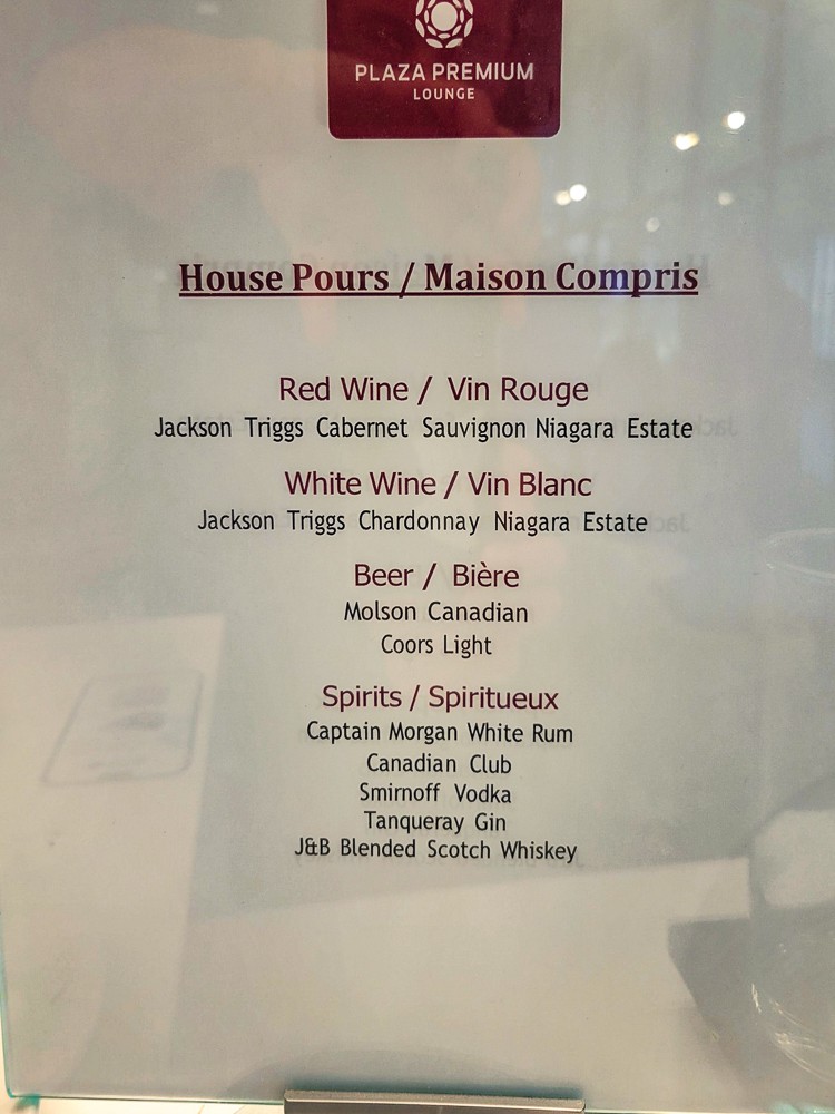 Salon Premium Plaza Toronto T1 Domestic 04