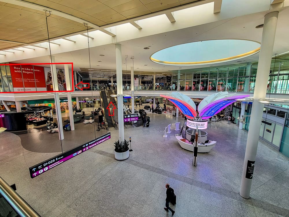 Salon Premium Plaza Toronto T1 Domestic 23