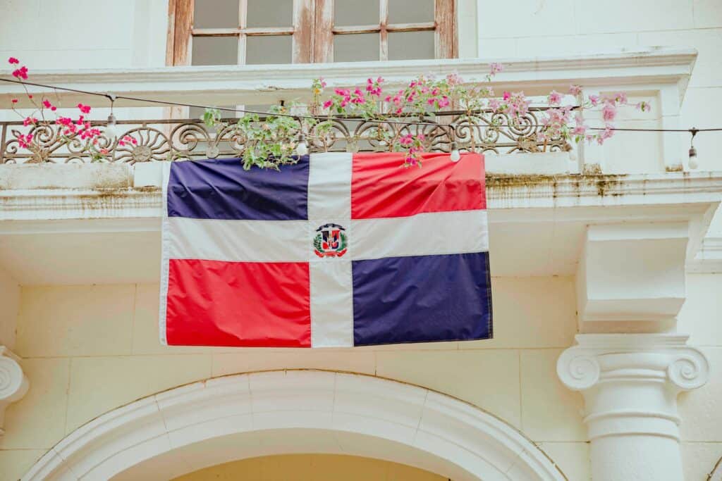 drapeau de la République dominicaine Unsplash