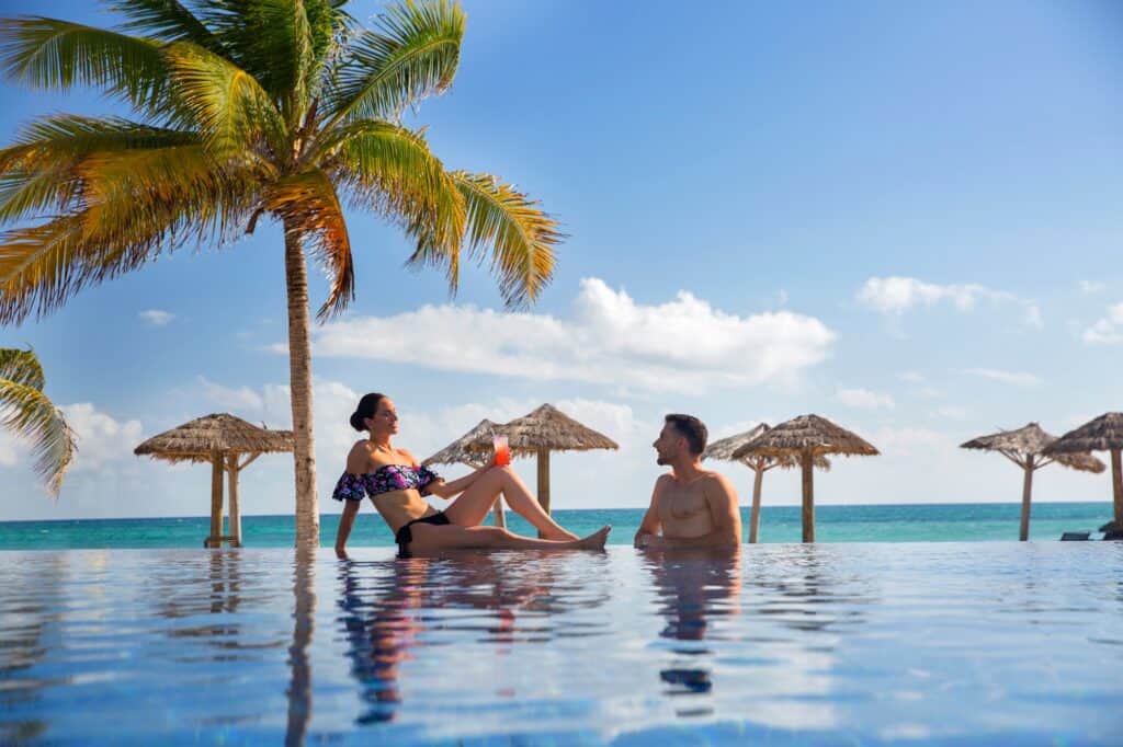 piscine au Hideaway at Royalton Blue Waters