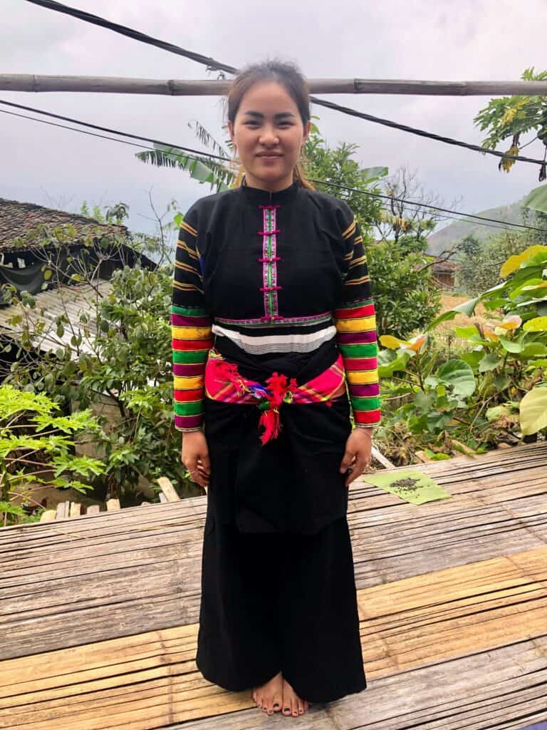 Jeune femme ethnie Lolos Vietnam du nord