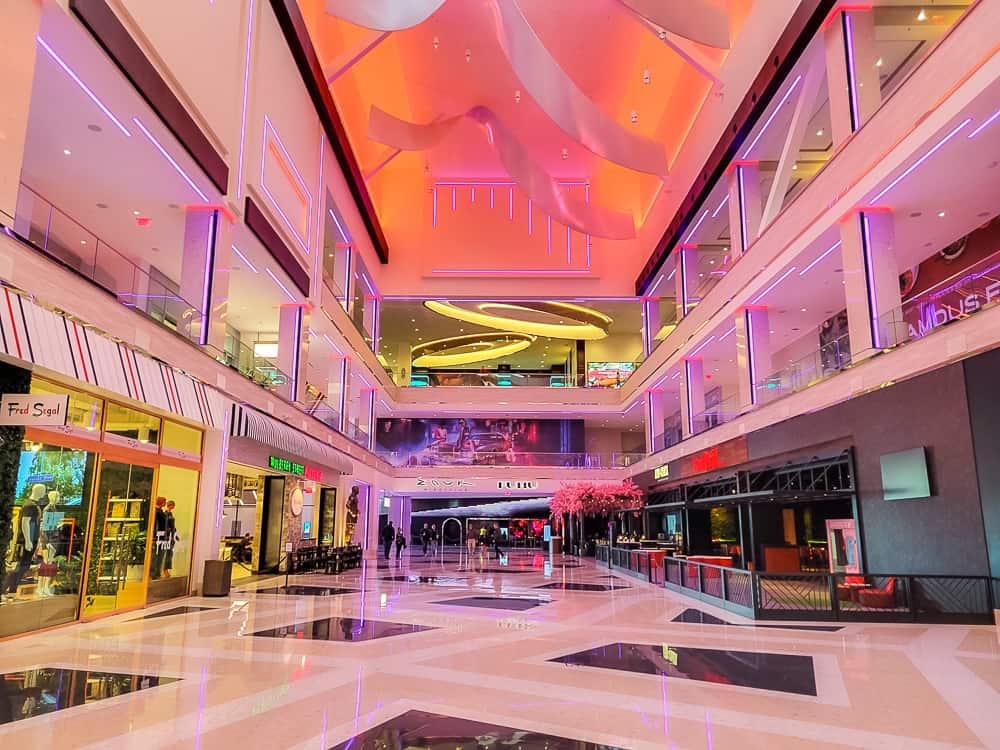 Hilton Conrad Las Vegas Resorts World 05