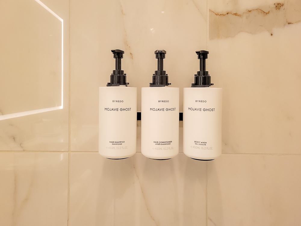 Hilton Conrad Las Vegas Resorts World 18