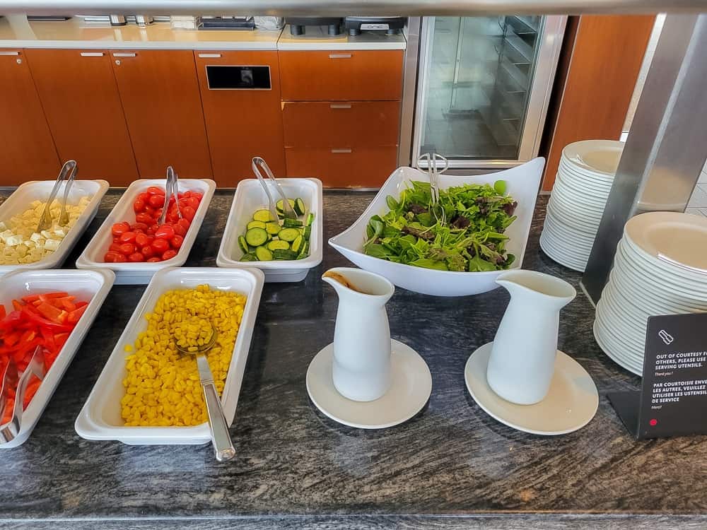 maple leaf lounge yow 05