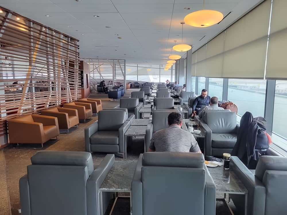 maple leaf lounge yow 28