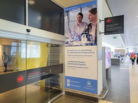 maple leaf lounge yow 35