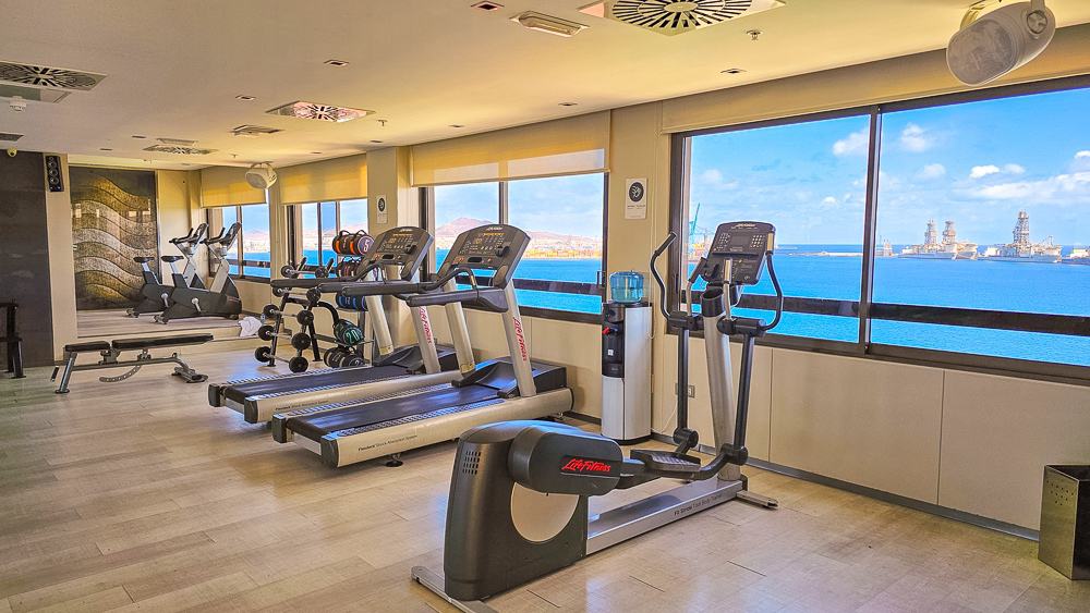 AC hotel iberia las palmas piscine gym7