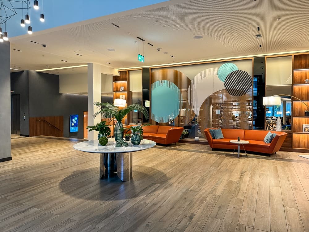 Geneva Marriott Hotel 02