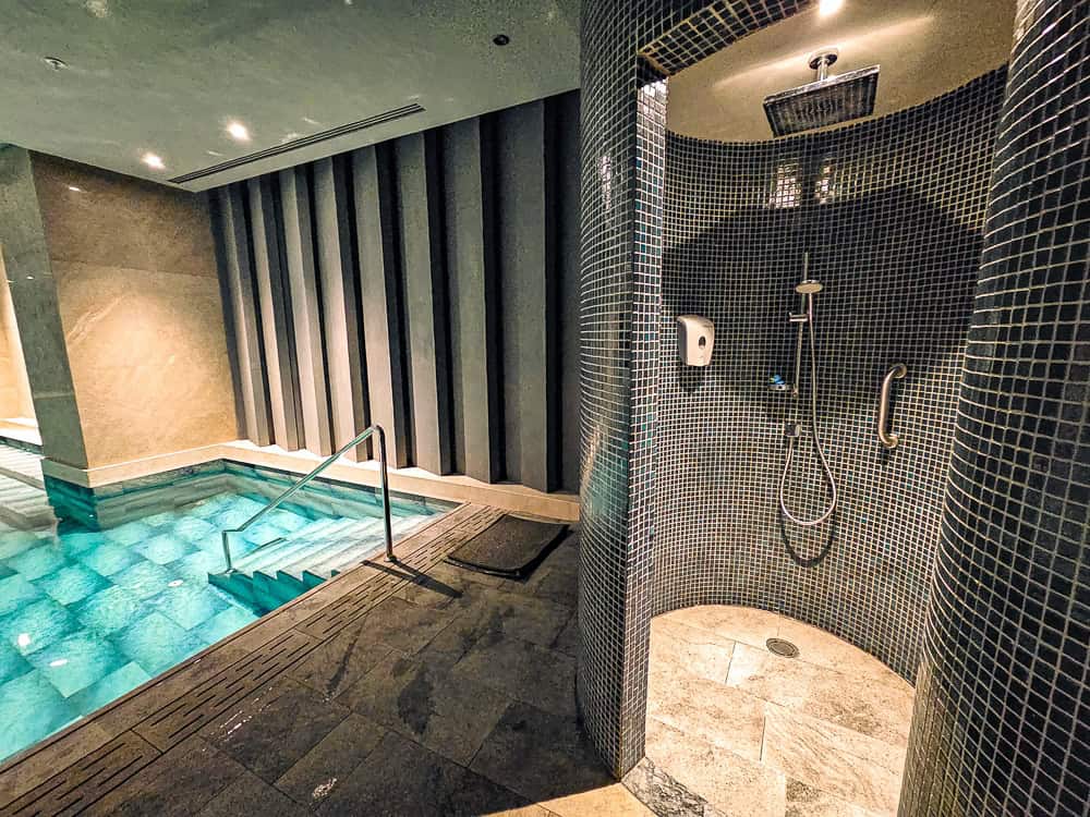 Izmir Marriott Hotel piscine interieure4